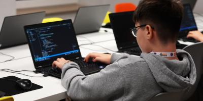 Ruszają bezpłatne warsztaty clickON: od Minecrafta po bezpieczne AI