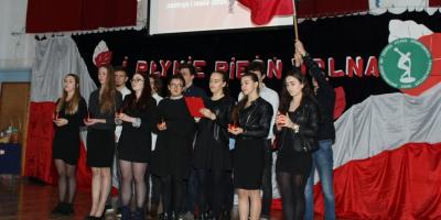 I płynie pieśń wolna…