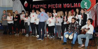 I płynie pieśń wolna…