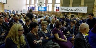 Pasowanie uczniów klas mundurowych w VII LO