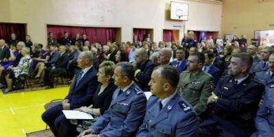 Pasowanie uczniów klas mundurowych w VII LO