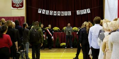 Pasowanie uczniów klas mundurowych w VII LO