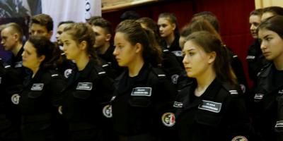 Pasowanie uczniów klas mundurowych w VII LO
