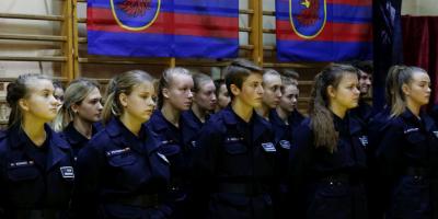 Pasowanie uczniów klas mundurowych w VII LO