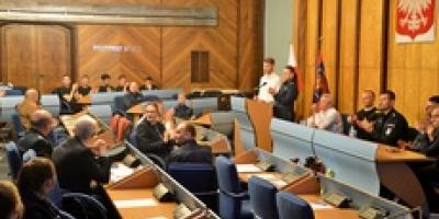 „Świadomi – Niezatapialni” - Relacja z debaty
