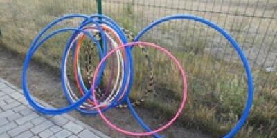 Jak się bawić to na całego. Hula-hoop na Bulwarach - reportaż