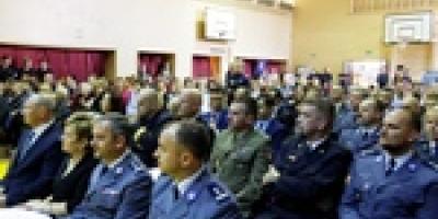 Pasowanie uczniów klas mundurowych w VII LO