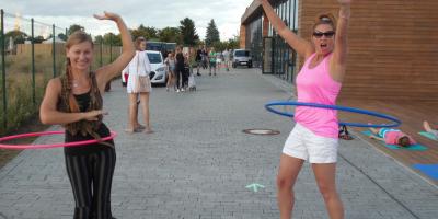 Jak się bawić to na całego. Hula-hoop na Bulwarach - reportaż