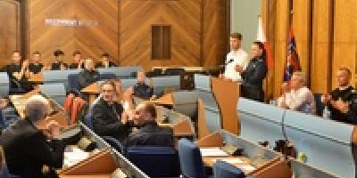 „Świadomi – Niezatapialni” - Relacja z debaty