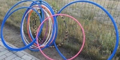 Jak się bawić to na całego. Hula-hoop na Bulwarach - reportaż